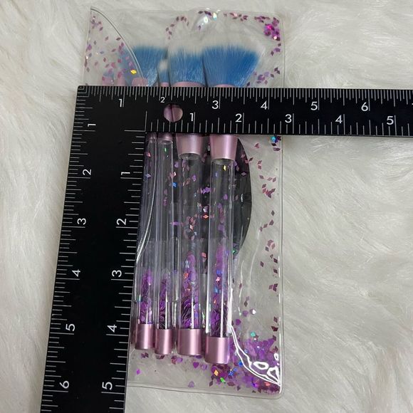 7 Piece Hello Kitty Makeup Brush Set - Picture 4 of 5